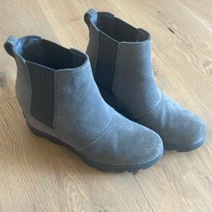Sorel gray Joan of Artic Chelsea Wedge Gray Suede Bootie. 7.5